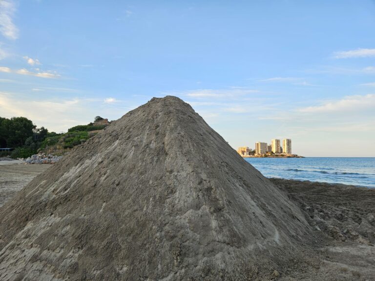 Oropesa del Mar inicia los trabajos para regenerar las playas del norte del municipio