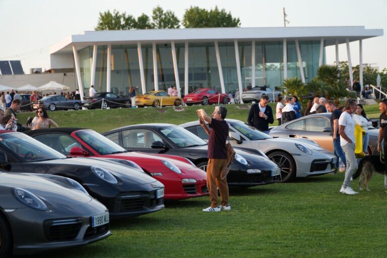 Sant Jordi acogió el rally turístico de Porsche ‘Castellón Xperience’