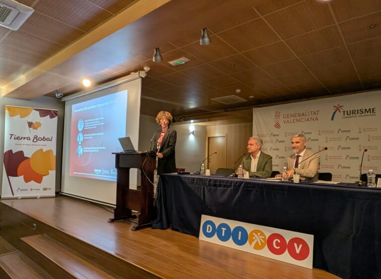 Camarero presenta a Utiel el nou sistema d’intel·ligència turística de la Comunitat Valenciana
