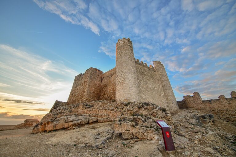 Alcalà ofrecerá visitas guiadas gratuitas al castillo de Xivert y la ermita de Santa Lucía