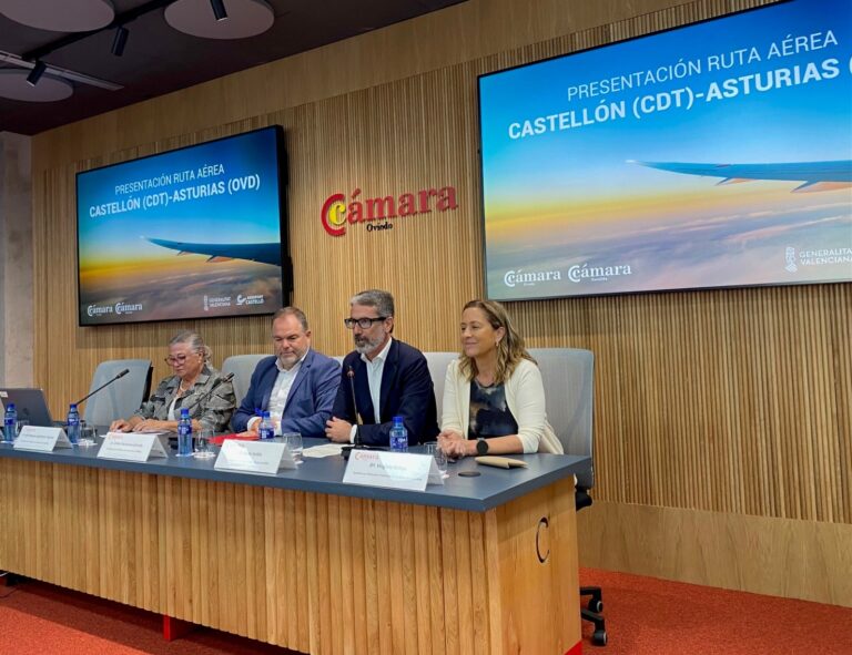 El aeropuerto de Castellón reúne en Oviedo a operadores turísticos para promocionar la ruta aérea Castellón-Asturias