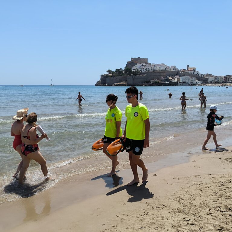 Peñíscola pone en marcha el dispositivo de socorrismo y salvamento en sus playas