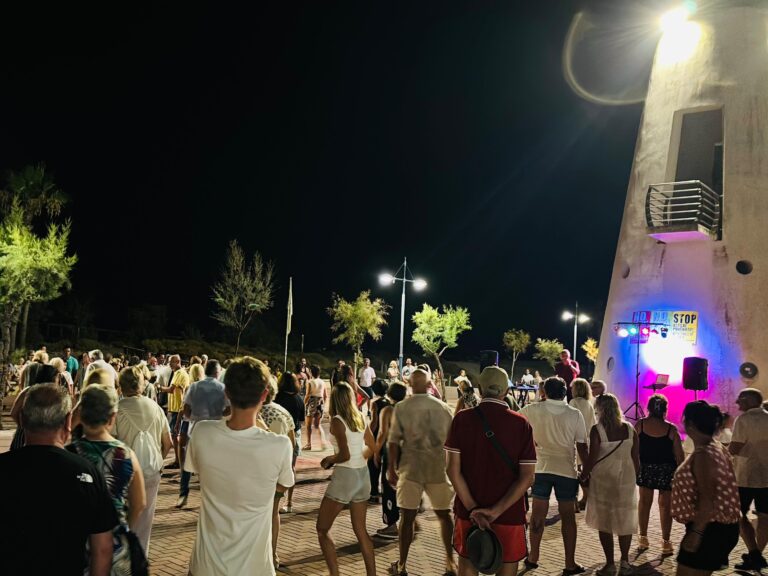 Peñíscola programa verbenas populares todos los viernes del verano 
