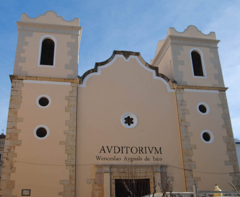 Turismo Vinaròs recuperará las pinturas policromadas al fresco  de la fachada de la antigua iglesia de San Agustín
