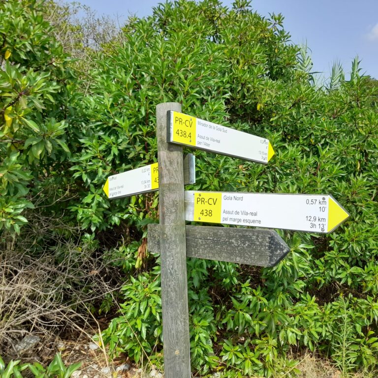 Almassora renueva la señalización de la Senda Verda del Millars