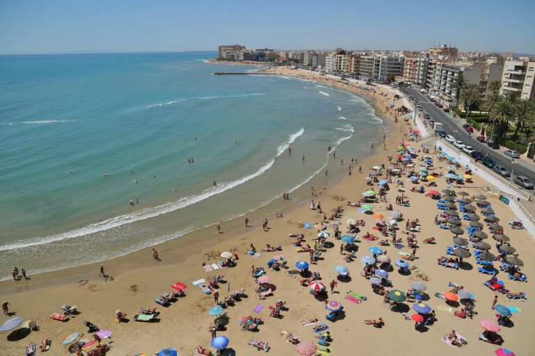 El turismo internacional deja cifras récord en la Comunitat Valenciana en el mes de agosto