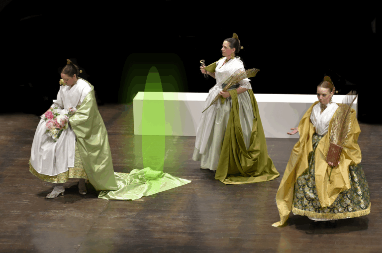 Les Folies de Carcaixent actuan en el Teatre Principal de Castelló dentro de los actos de celebración del 9 d’Octubre