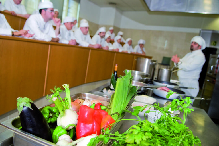 Turisme refuerza la empleabilidad en hostelería y turismo con la nueva versión de la plataforma CdTJobs