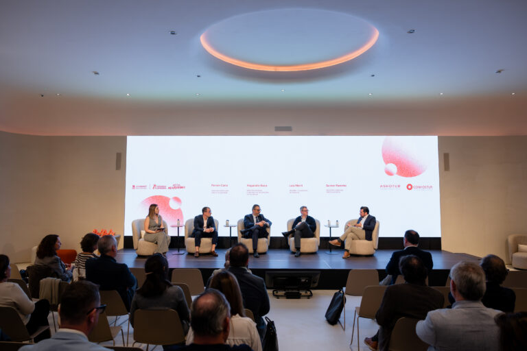 El I Encuentro ASHOTUR definió las claves del futuro de la hostelería en Castellón