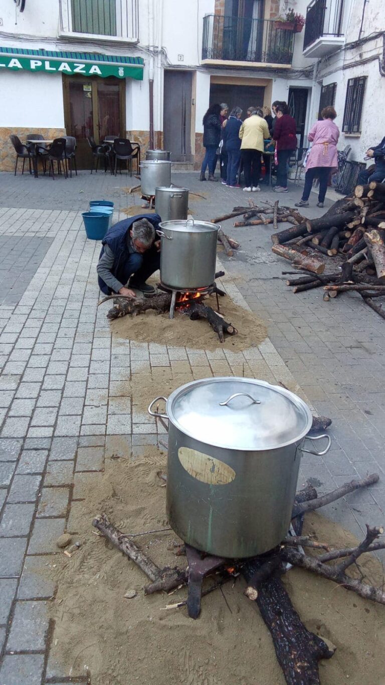 Montán ultima la X Jornada Gastronómica dedicada a su tradicional Olla