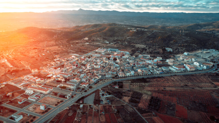 El Consell colabora con el Ayuntamiento de Vall d’Alba para impulsar la promoción turística