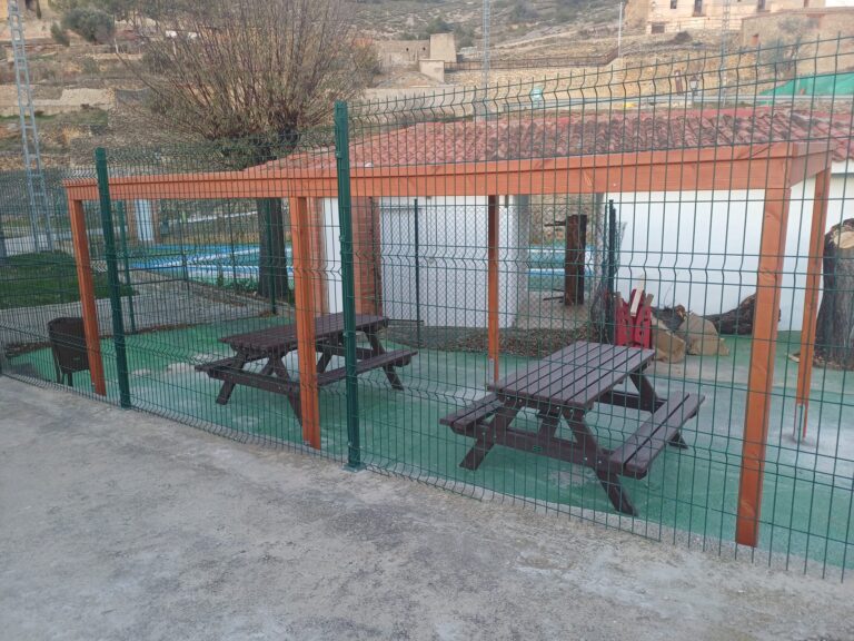 Palanques impulsa la mejora del área de autocaravanas con una nueva zona de descanso y sombra