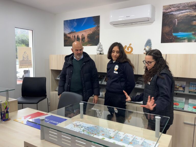 Vall d'Uixó amplia la Tourist Info de Sant Josep ante el aumento de visitantes