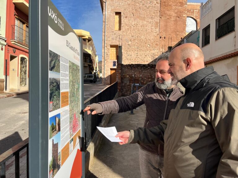 El Ayuntamiento de la Vall d'Uixó refuerza la senda del Castell d'Uixó