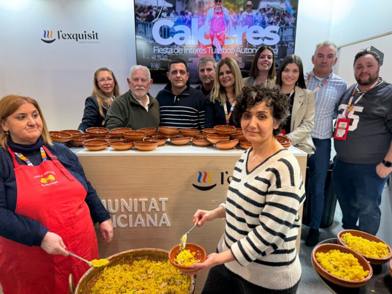 Almassora cocina Les Calderes en Fitur para mostrar su fiesta más emblemática