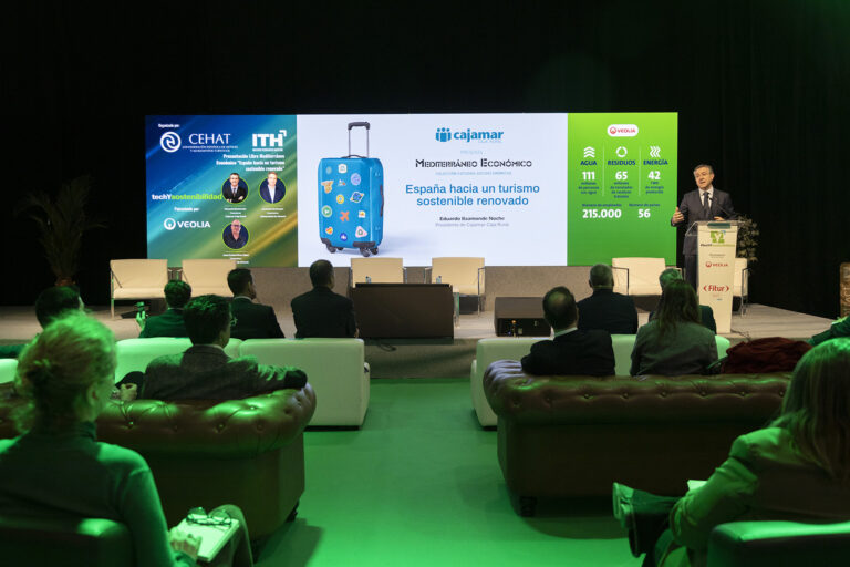 Cajamar profundiza en la necesidad de transformar el sector turístico para garantizar su sostenibilidad