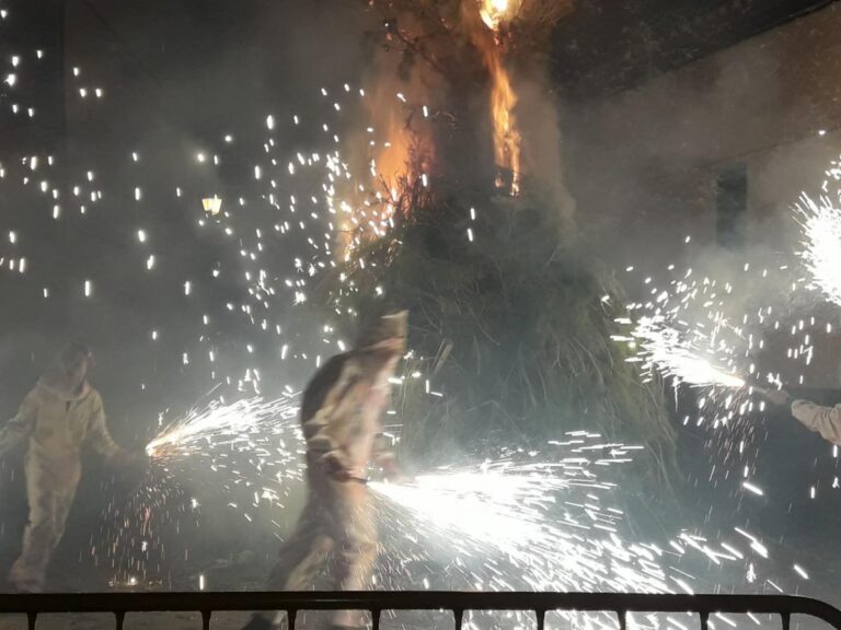 Palanques celebra Sant Antoni amb quatre dies de tradició, foc i convivència