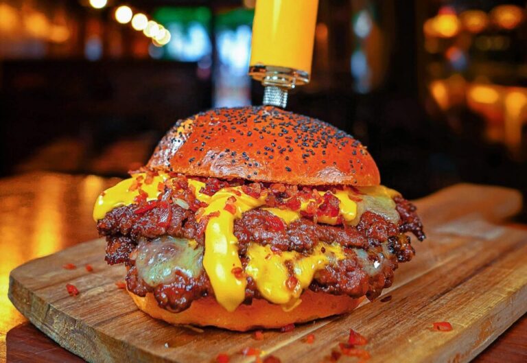 Cinco hamburgueserías de Castellón compiten por el título de mejor 'burger' de España