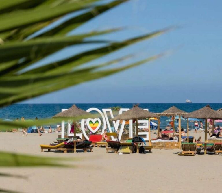 Castelló adelanta el verano con la apertura de los chiringuitos en Semana Santa