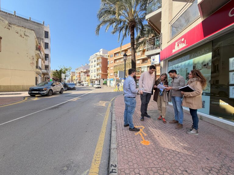 Benicàssim mejora la experiencia del turista con señales turísticas inteligentes