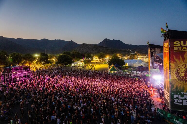 Del yoga en la playa a la musica y el baile en el Rototom Sunsplash