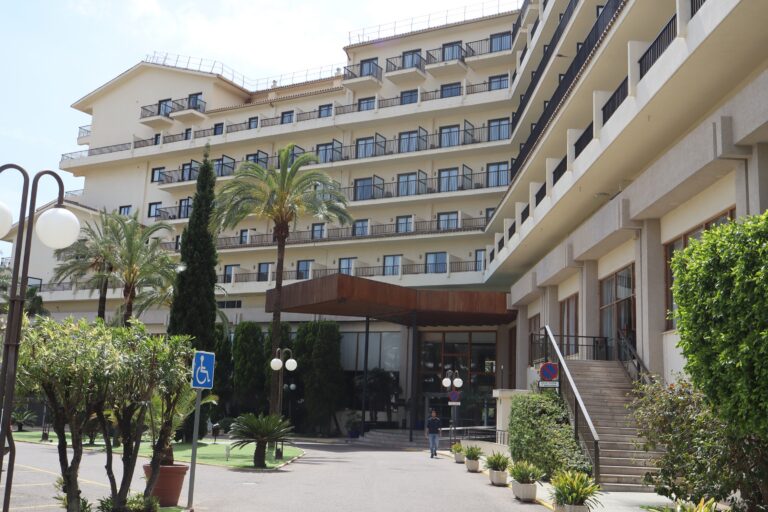 El Hotel Intelier Orange de Benicàssim elimina el gas de su climatización y prevé ahorrar un 43% en energía