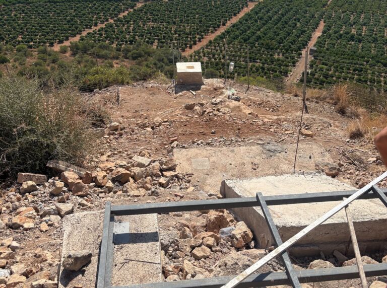 El mirador de la Muntanyeta de Sant Antoni de Betxí entra en la fase de col·locació de la ceràmica