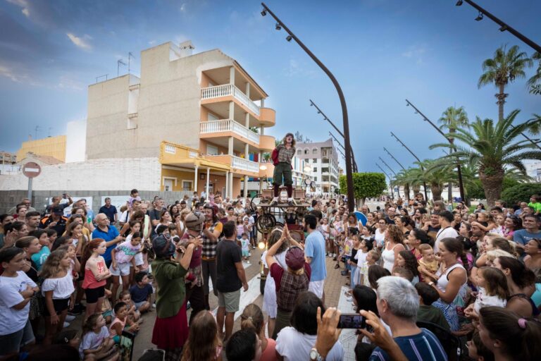 Moncofa al Carrer 2026: música, circo, teatro y cine del 23 al 29 de agosto