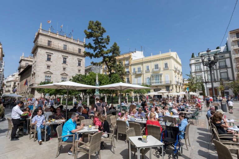 Castellón prevé un 75% de ocupación hotelera y un 89,1% en apartamentos turísticos en agosto