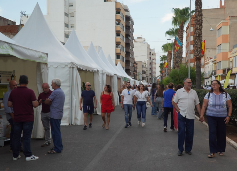 Nules inauguró la LXXIX Fira de Ramaderia i Maquinària Agrícola